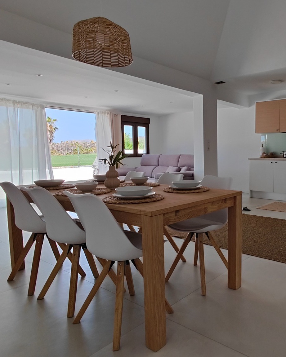 Otevřený obývací prostor s jídelnou a kuchyní v apartmánu Tenerife Golf & Ocean Apartment