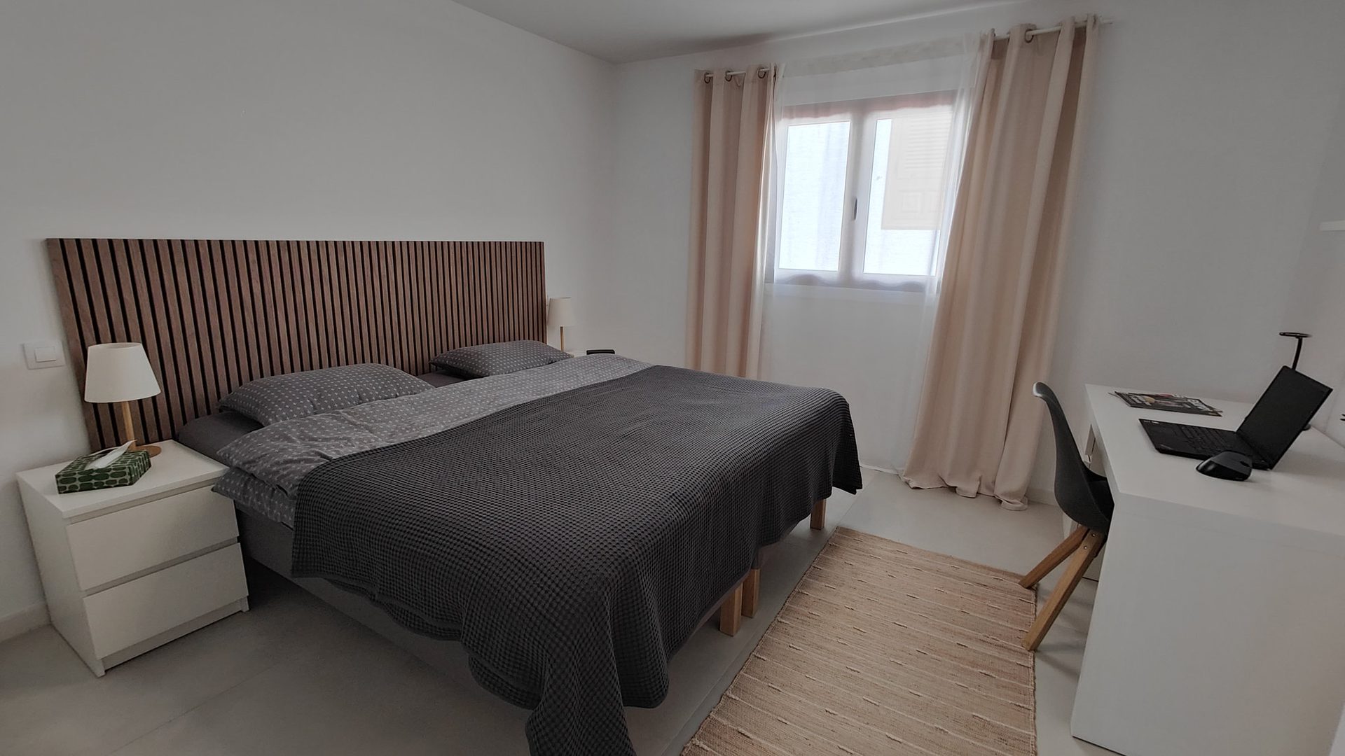 Ložnice I – větší ložnice se skříní