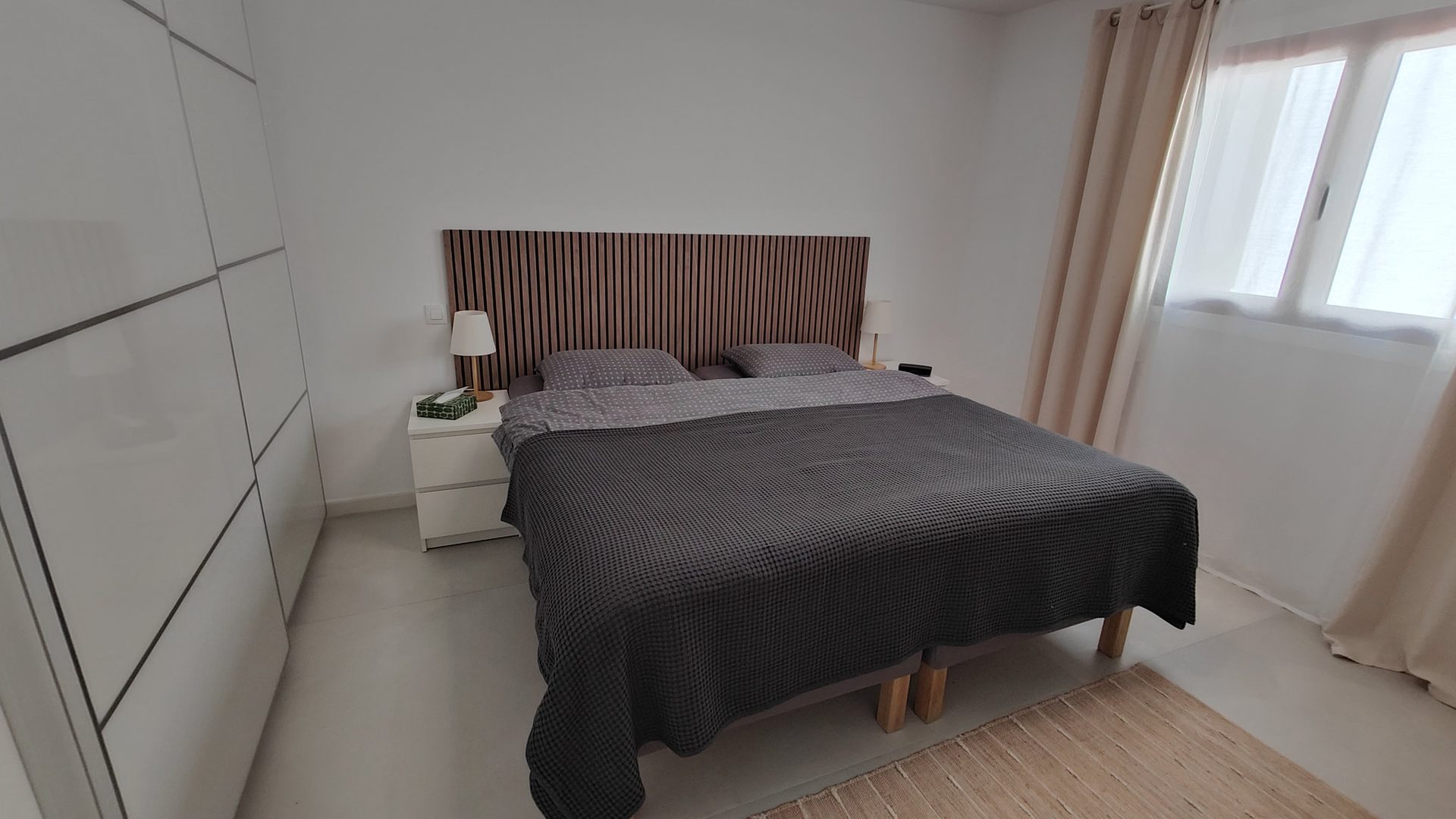 Ložnice I – pohled do větší ložnice